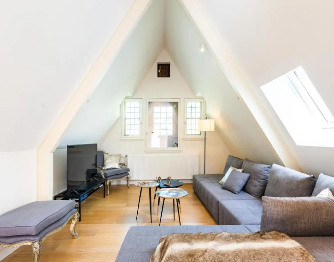 Antwerp Old Town Triplex Apartment