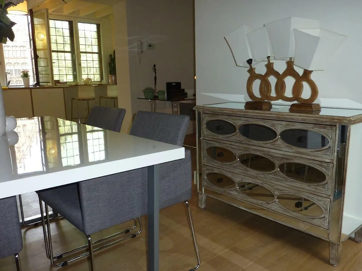 Antwerp Old Town Triplex Apartment